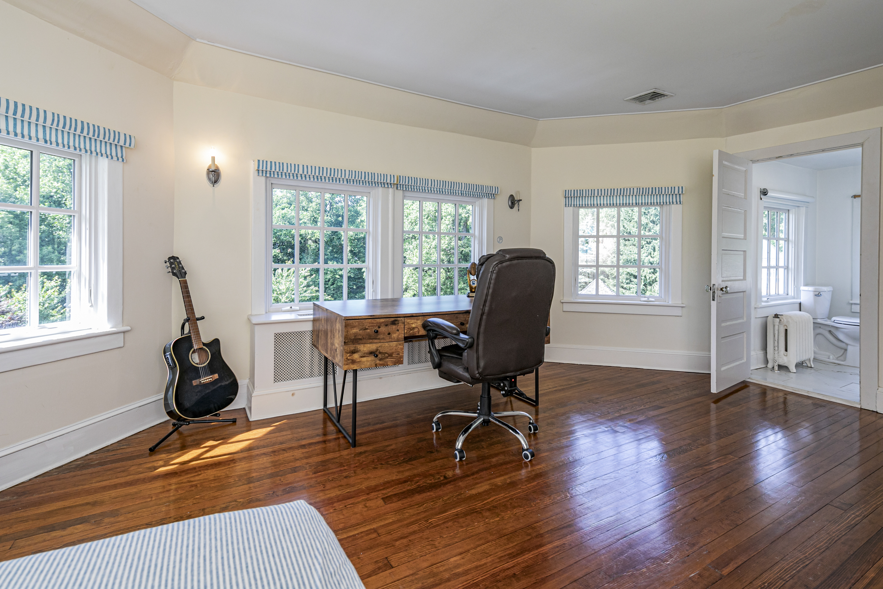  Sprawling Estate with a Rich History and Gorgeous Grounds - 物件實景