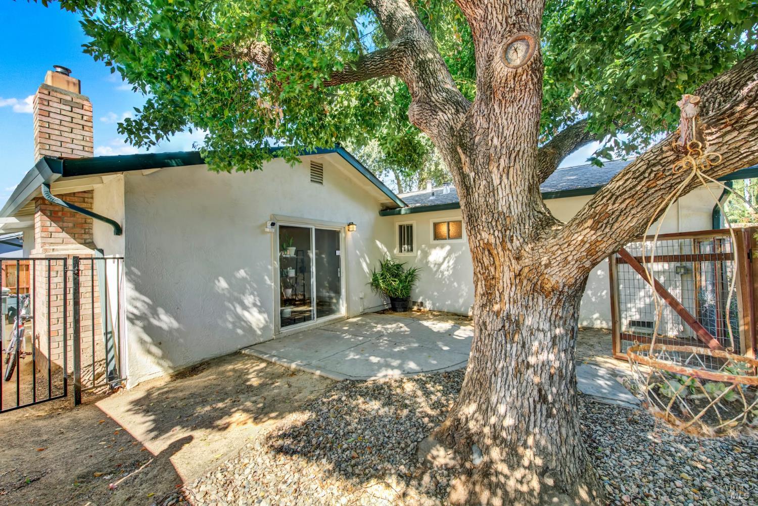 Vacaville, California, 95687, United States, 3 Bedrooms Bedrooms, ,2 BathroomsBathrooms,Residential,For Sale,1940371