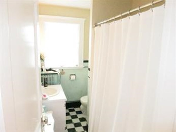 Salem, Massachusetts, 01970, United States, 4 Bedrooms Bedrooms, ,2 BathroomsBathrooms,Residential,For Sale,1846004