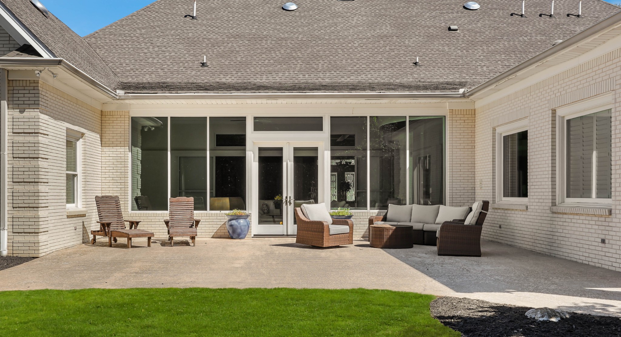 Clarksville, Tennessee, 37043, United States, 4 Bedrooms Bedrooms, ,4 BathroomsBathrooms,Residential,For Sale,1980790