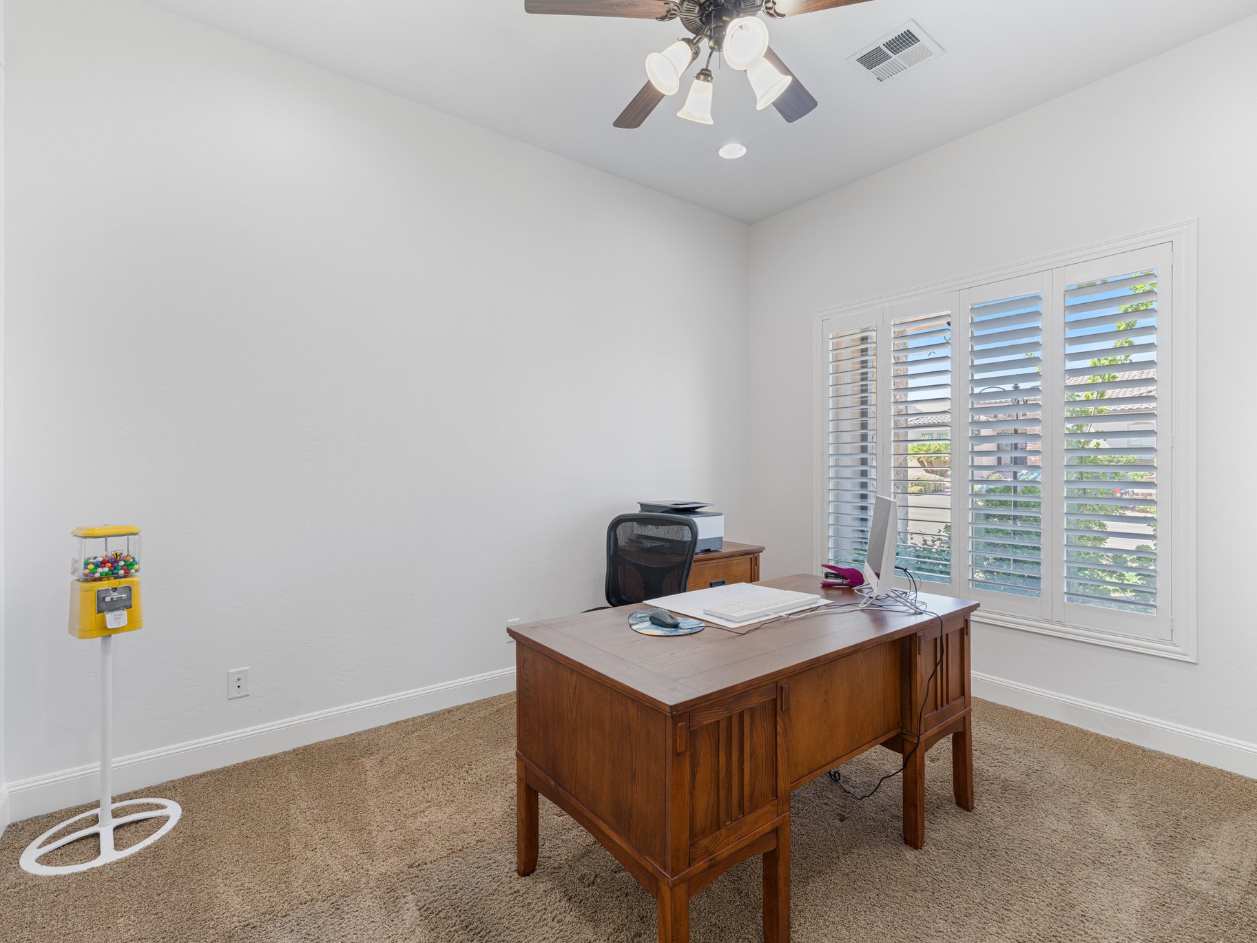  Single-Level Living with Private Pool & Rare 6-Car Garage in Green Springs - 物件實景