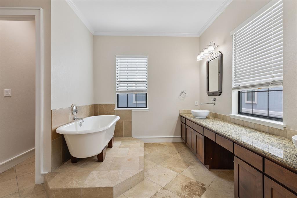 Dallas, Texas, 75204, United States, 2 Bedrooms Bedrooms, ,3 BathroomsBathrooms,Residential,For Sale,1895857