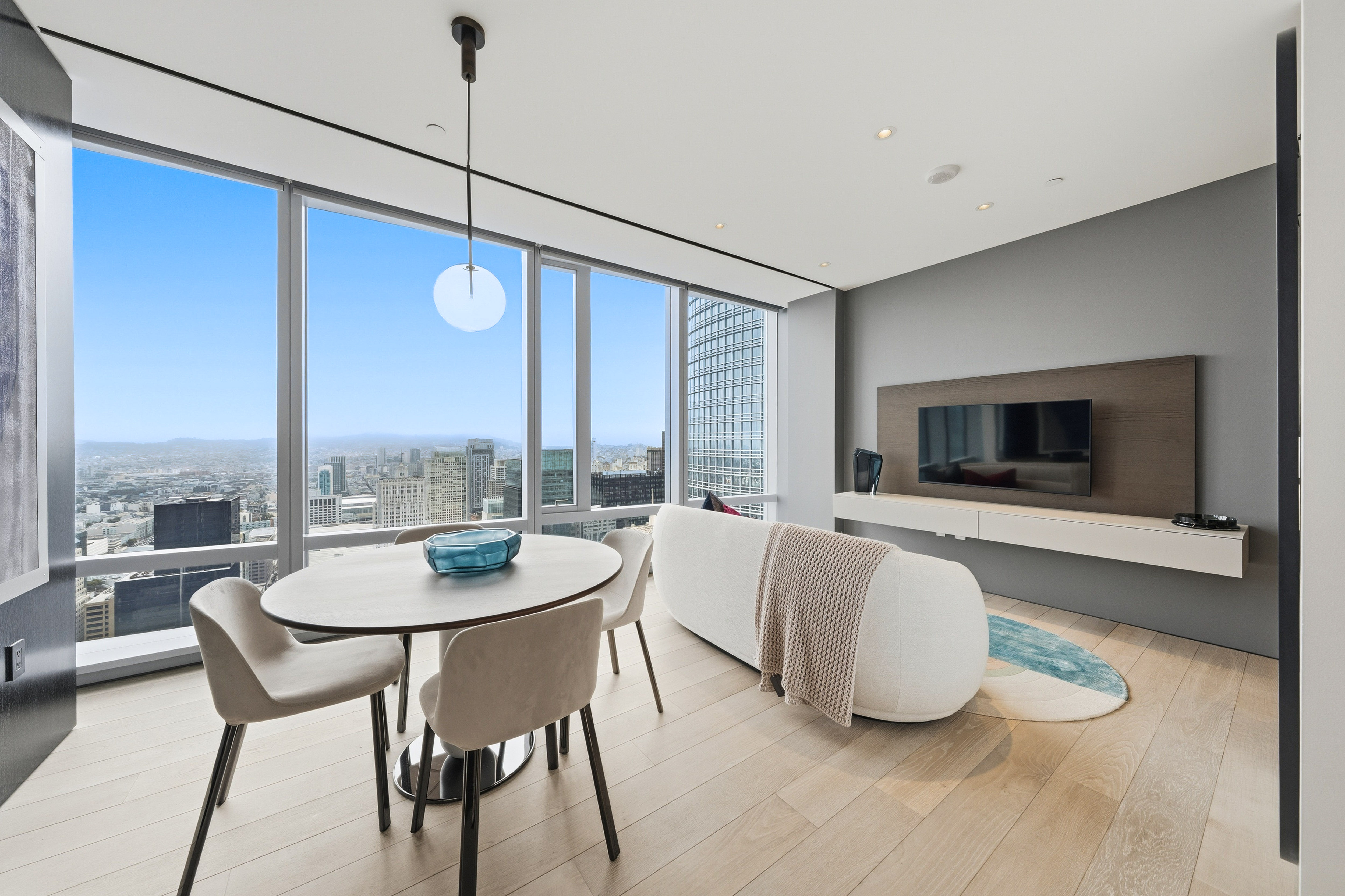  Luxury Living at 181 Fremont - 物件實景