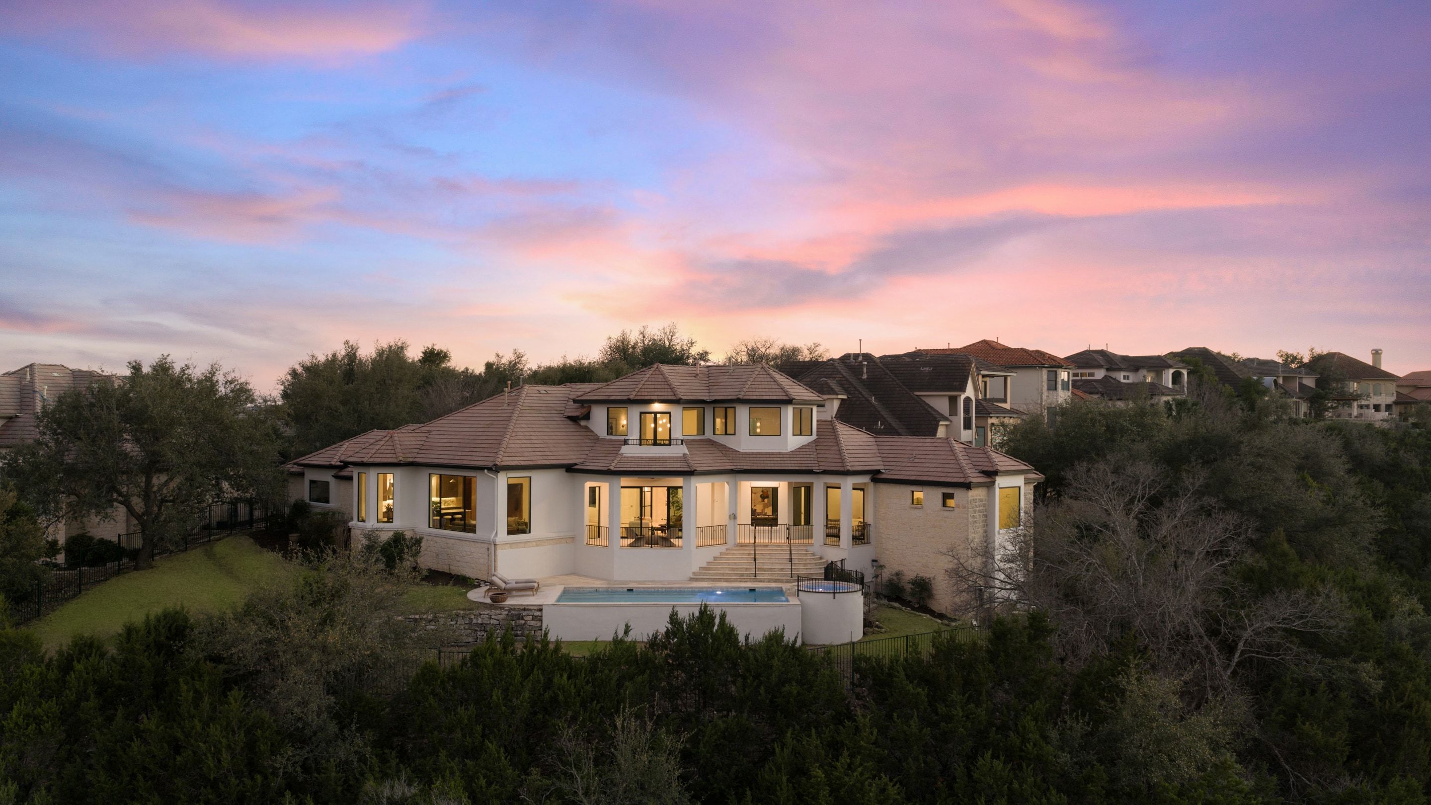  Privately Gated + Completely Reimagined in Barton Creek - 物件實景