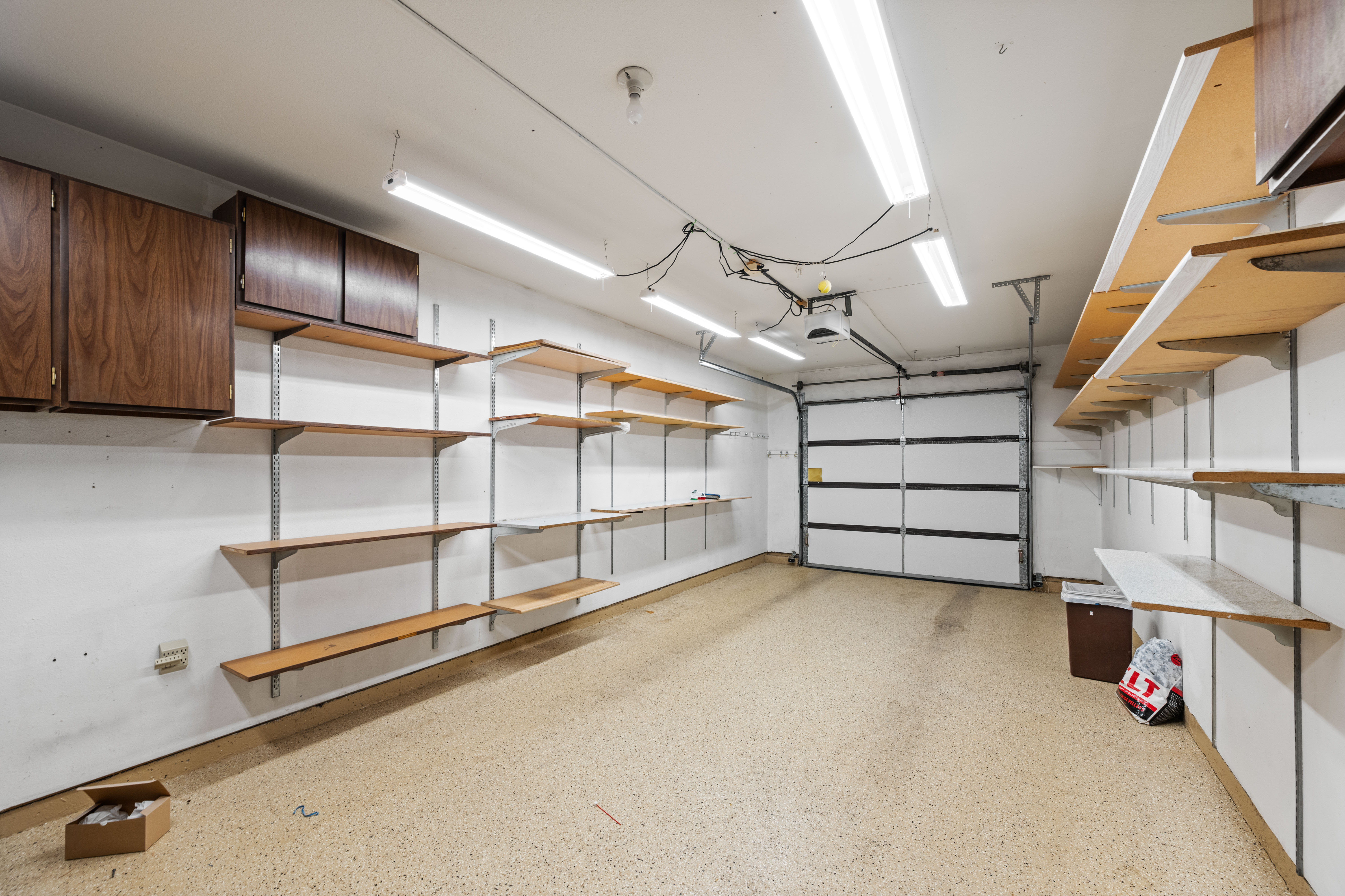  Affordable Ground Level Condo w/ Great Amenities - 物件實景