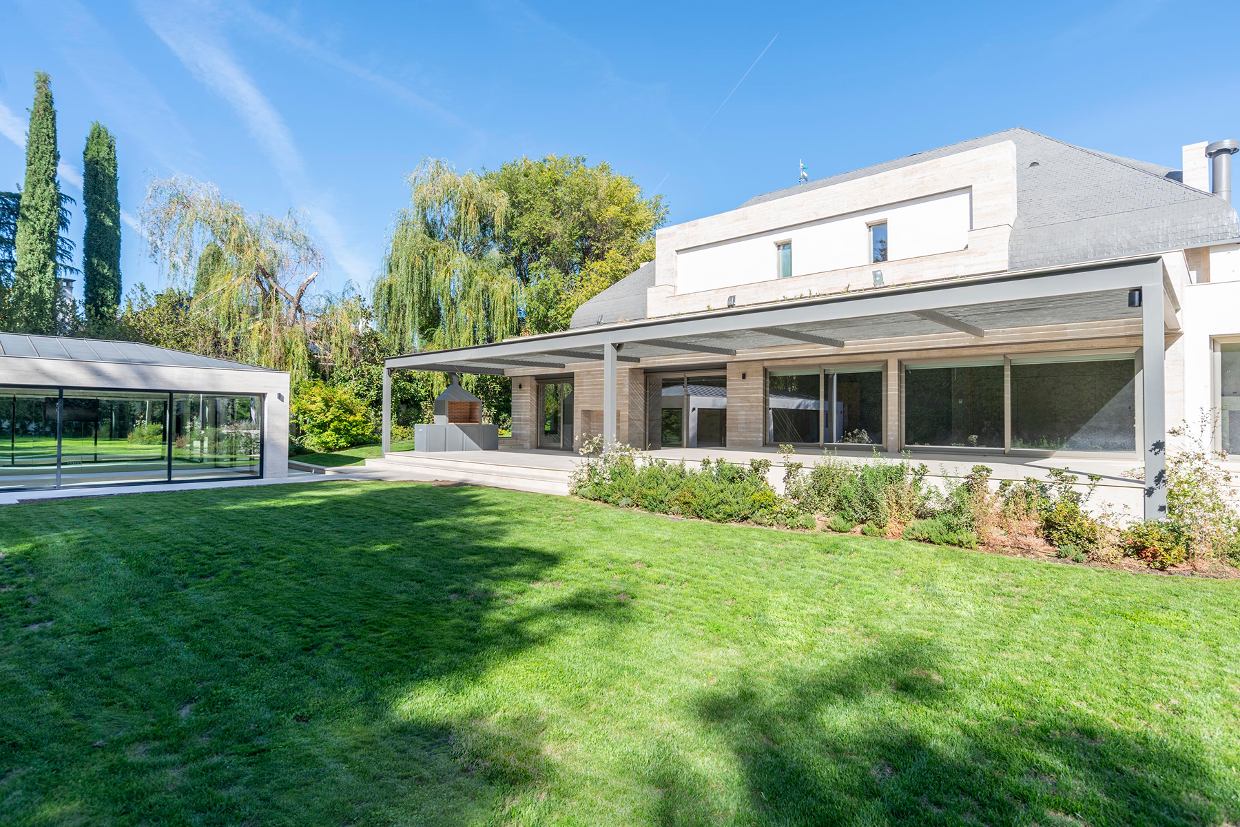  Contemporary villa with exceptional privacy in La Moraleja - 物件實景