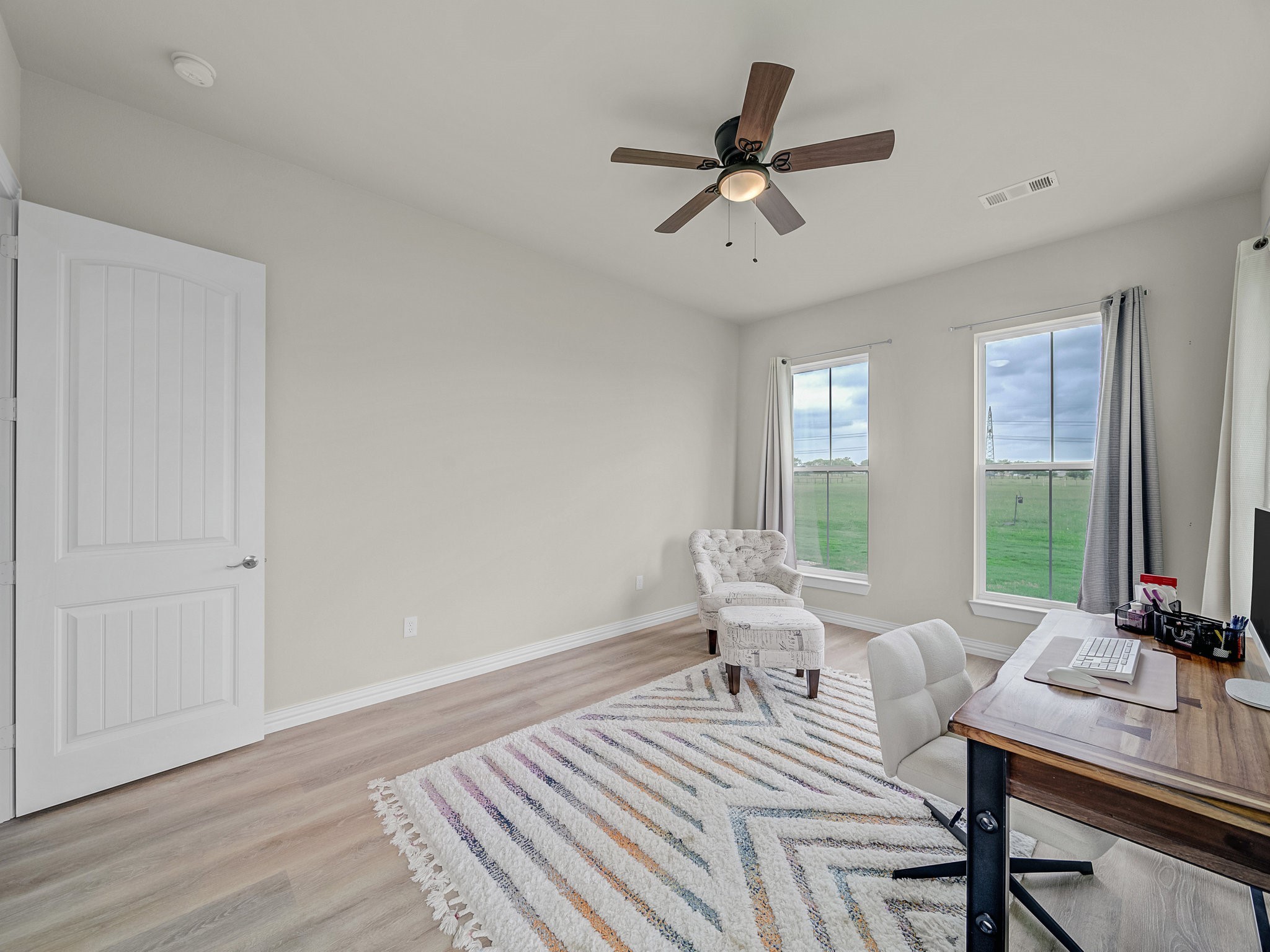 Krum, Texas, 76249, United States, 5 Bedrooms Bedrooms, ,4 BathroomsBathrooms,Residential,For Sale,1795131