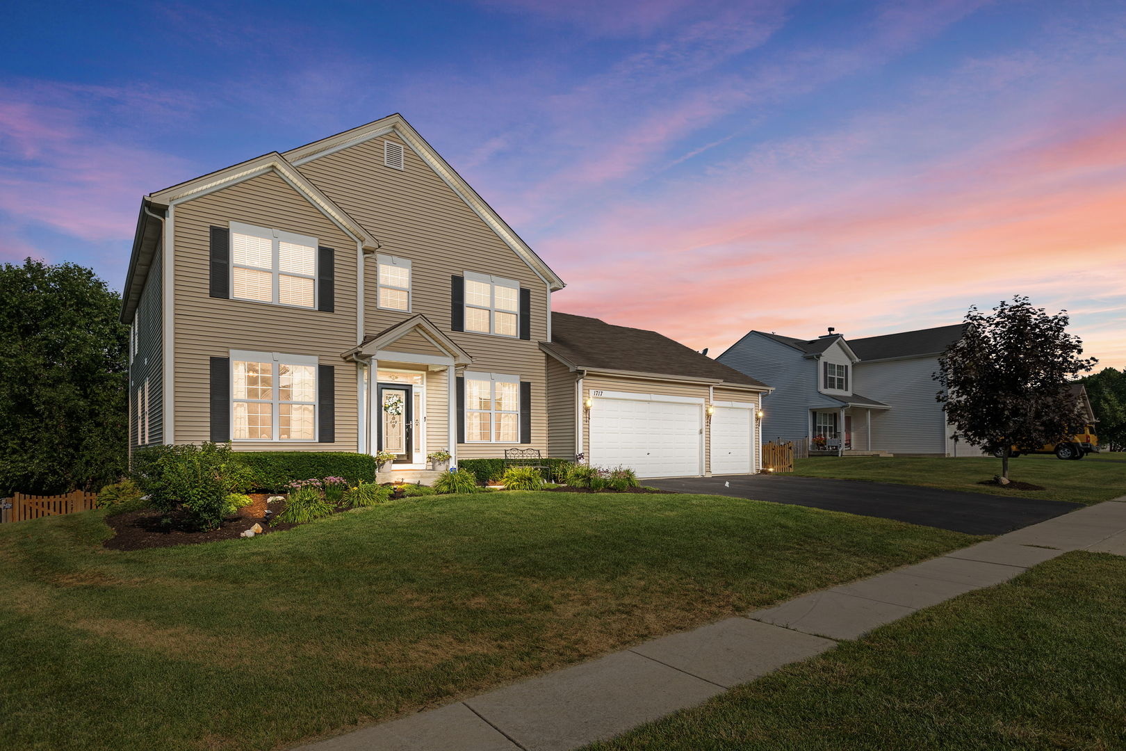 McHenry, Illinois, 60051, United States, 5 Bedrooms Bedrooms, ,5 BathroomsBathrooms,Residential,For Sale,1912469