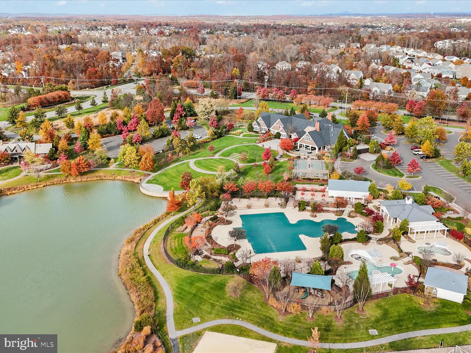 Aldie, Virginia, 20105, United States, 5 Bedrooms Bedrooms, ,5 BathroomsBathrooms,Residential,For Sale,1987386