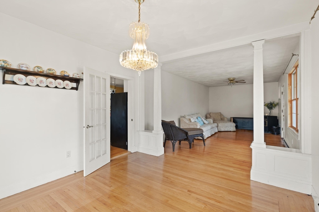 Salem, Massachusetts, 01970, United States, 3 Bedrooms Bedrooms, ,1 BathroomBathrooms,Residential,For Sale,1988229