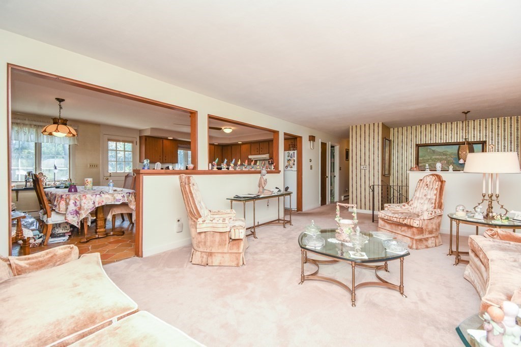 Nahant, Massachusetts, 01908, United States, 4 Bedrooms Bedrooms, ,3 BathroomsBathrooms,Residential,For Sale,1943119