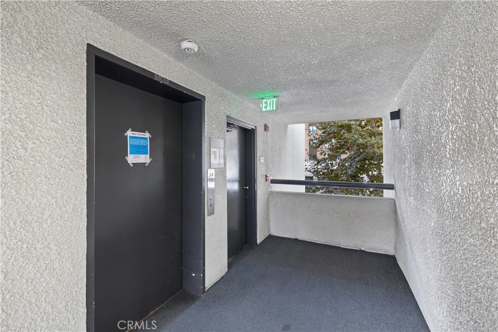 Woodland Hills, California, 91367, United States, 2 Bedrooms Bedrooms, ,2 BathroomsBathrooms,Residential,For Sale,1966516