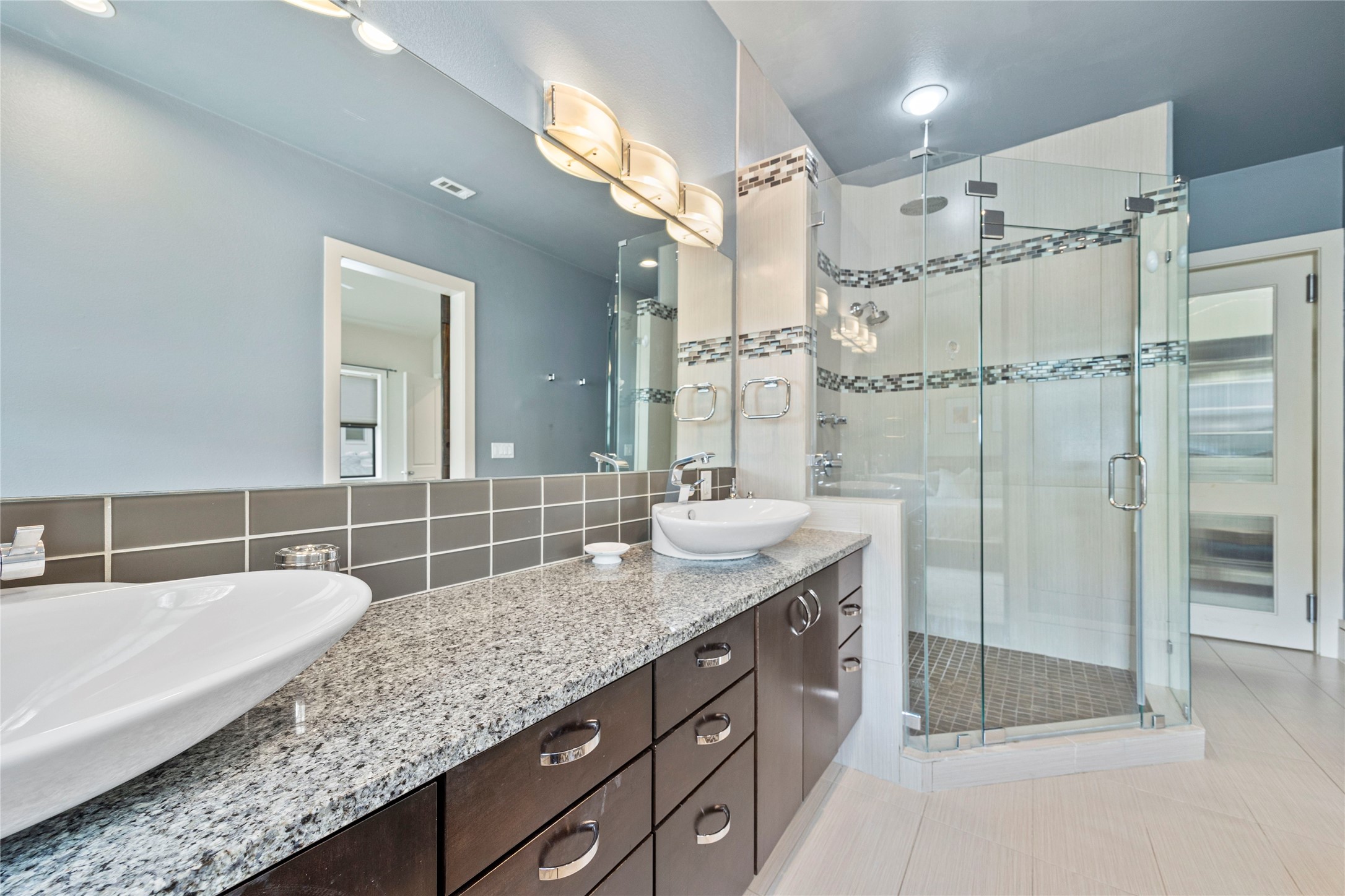 Dallas, Texas, 75214, United States, 4 Bedrooms Bedrooms, ,5 BathroomsBathrooms,Residential,For Sale,1794312