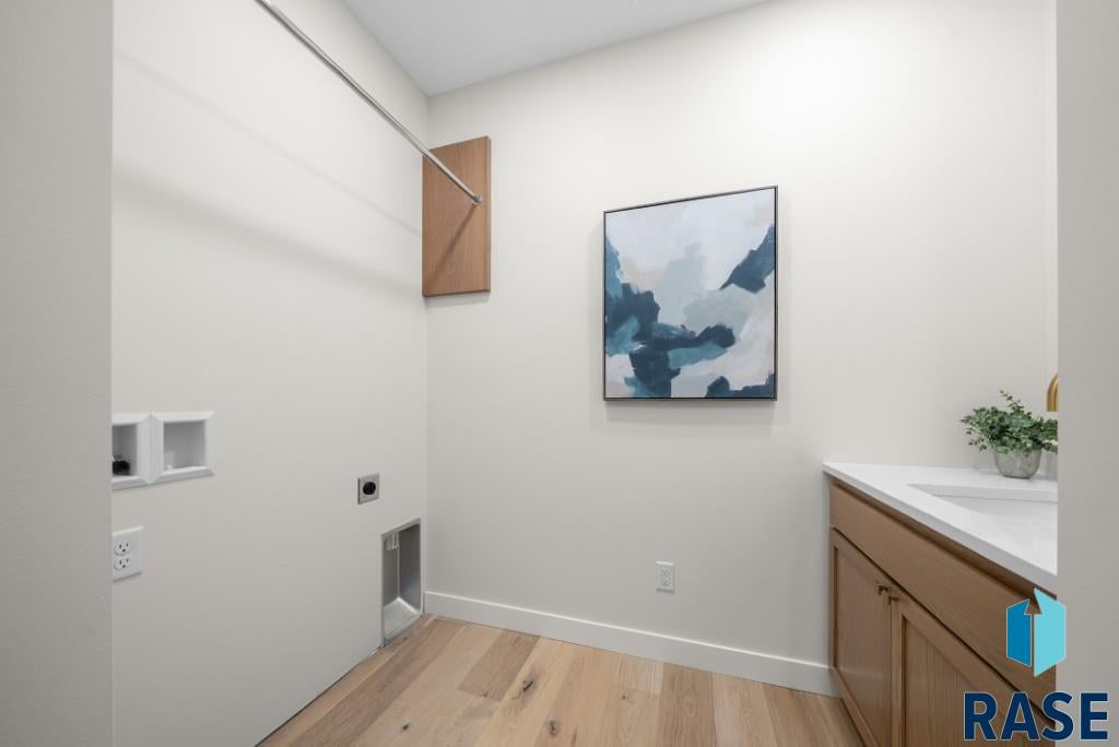 Sioux Falls, South Dakota, 57110, United States, 2 Bedrooms Bedrooms, ,2 BathroomsBathrooms,Residential,For Sale,2005980