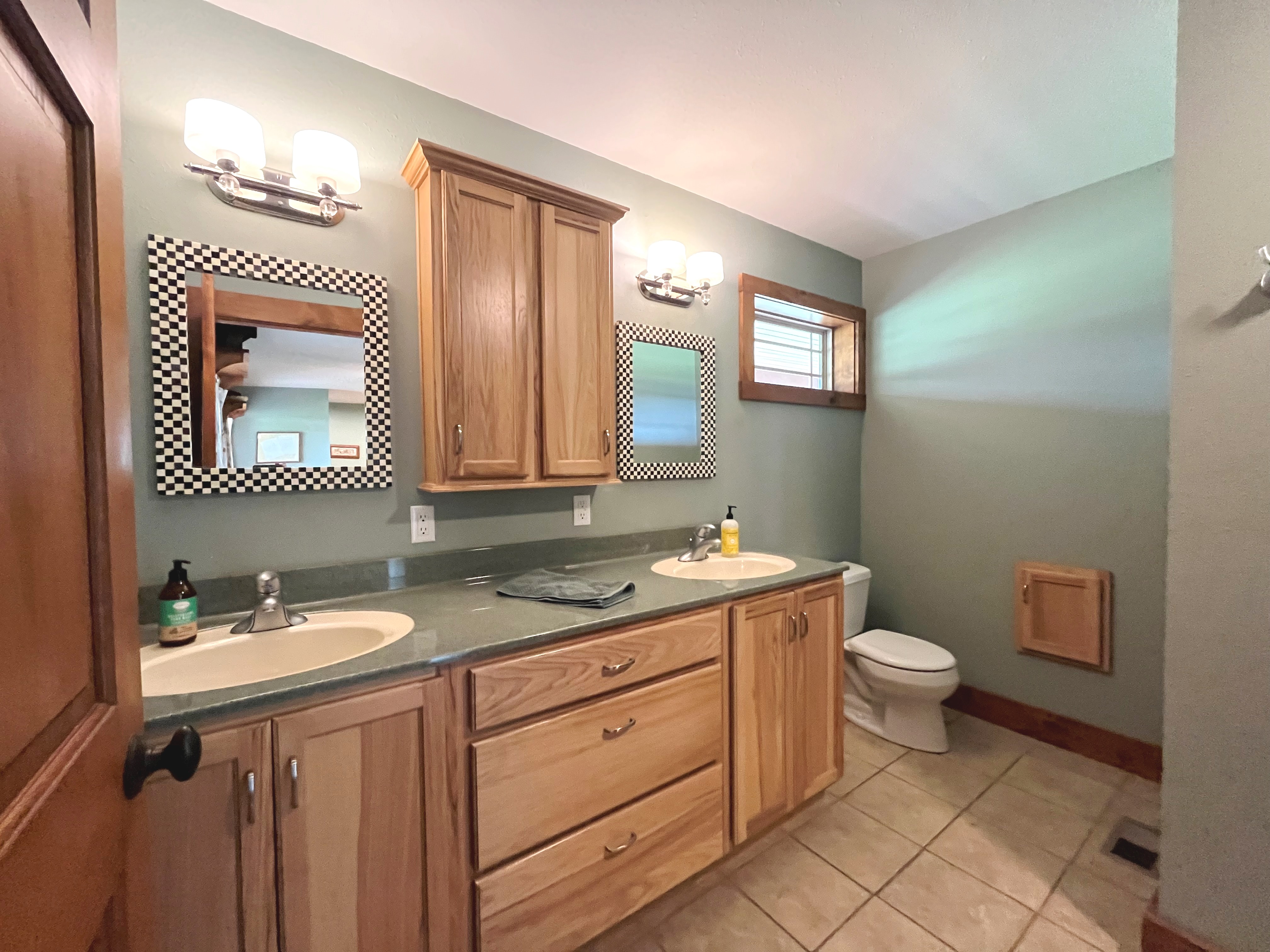 Chillicothe, Missouri, 64601, United States, 3 Bedrooms Bedrooms, ,3 BathroomsBathrooms,Residential,For Sale,1924445