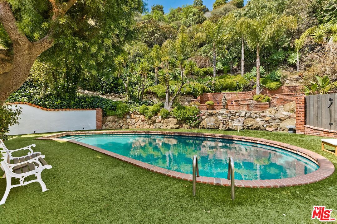2275 Betty Ln, Beverly Hills, California, 90210, United States, 3 Bedrooms Bedrooms, ,3 BathroomsBathrooms,Residential,For Sale,2275 Betty Ln,1498020
