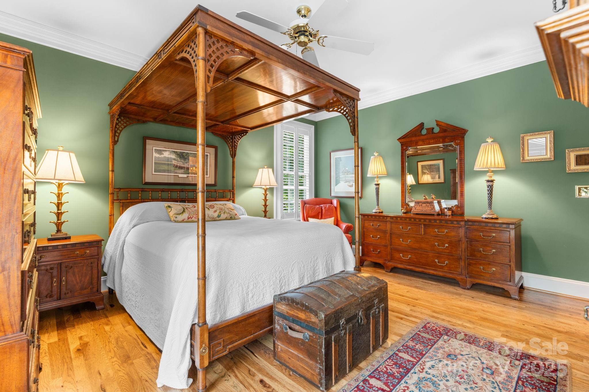 Hickory, North Carolina, 28601, United States, 4 Bedrooms Bedrooms, ,5 BathroomsBathrooms,Residential,For Sale,1942253