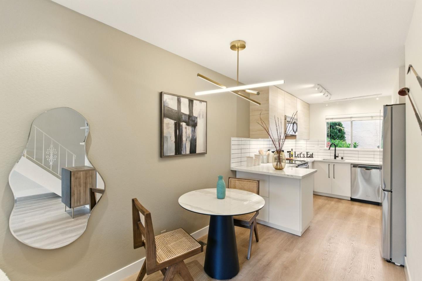 Redwood City, California, 94061, United States, 2 Bedrooms Bedrooms, ,2 BathroomsBathrooms,Residential,For Sale,1939349