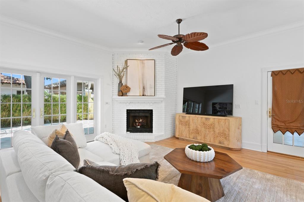 St Petersburg, Florida, 33704, United States, 4 Bedrooms Bedrooms, ,5 BathroomsBathrooms,Residential,For Sale,1794031