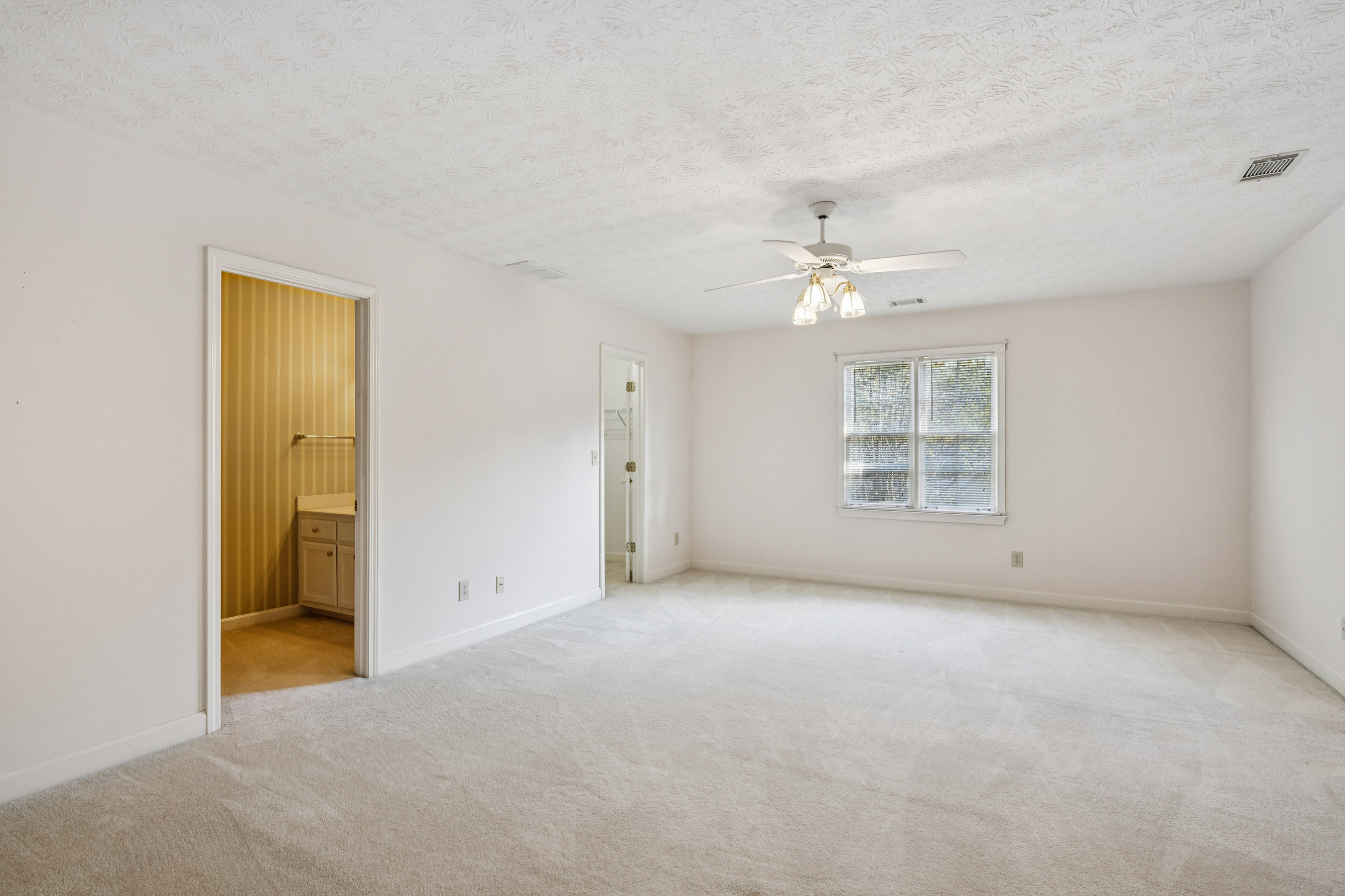  Beautifully Maintained Brick Home on Quiet Cul-de-sac Near Downtown Roswell - 物件實景