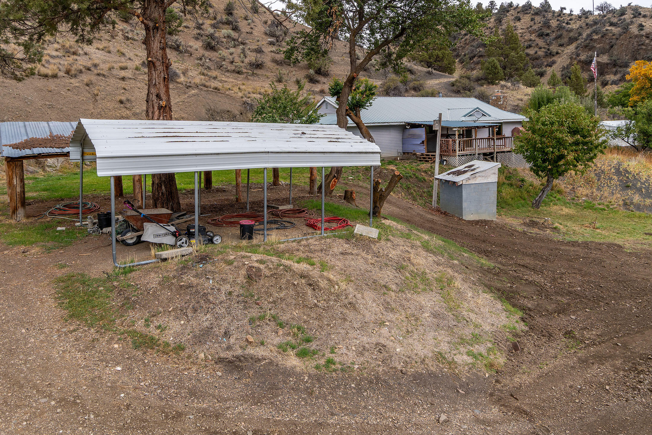 Mitchell, Oregon, 97750, United States, 3 Bedrooms Bedrooms, ,2 BathroomsBathrooms,Residential,For Sale,1965527