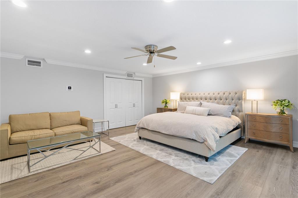 Tampa, Florida, 33613, United States, 7 Bedrooms Bedrooms, ,8 BathroomsBathrooms,Residential,For Sale,1979226