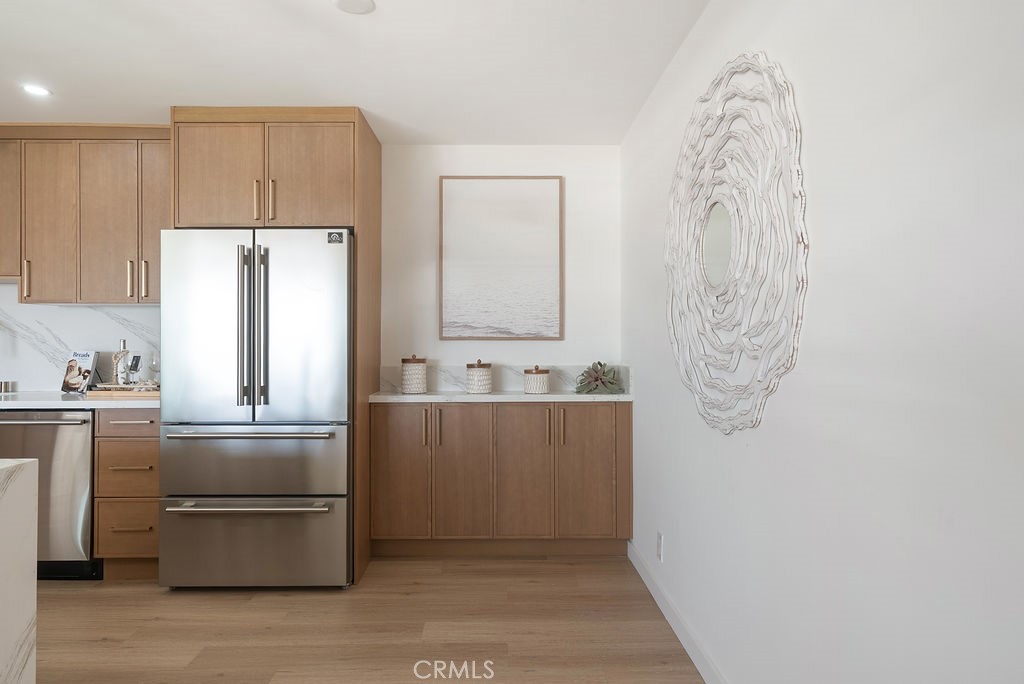 Long Beach, California, 90802, United States, 2 Bedrooms Bedrooms, ,2 BathroomsBathrooms,Residential,For Sale,1994707