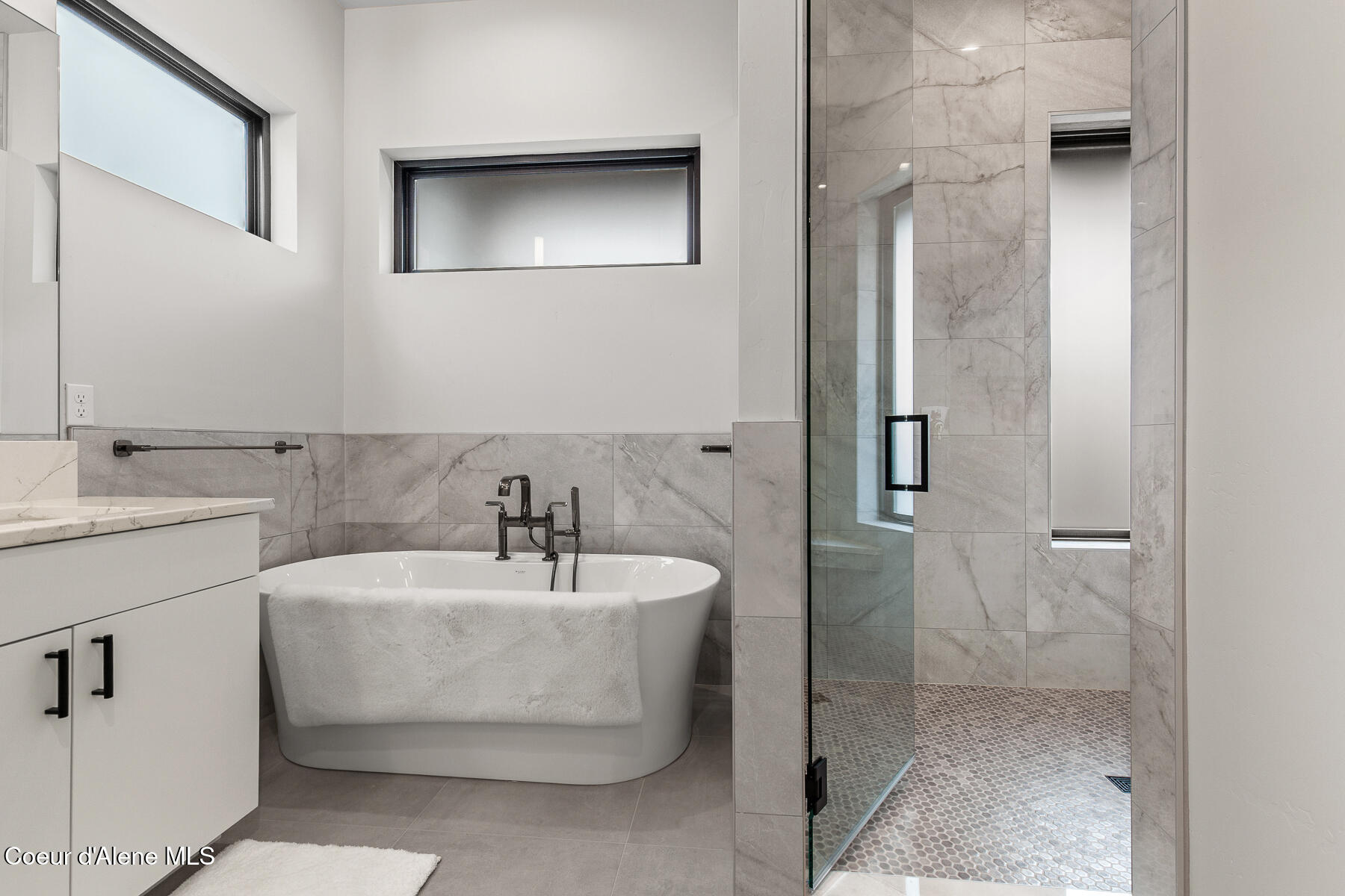 Coeur d'Alene, Idaho, 83814, United States, 3 Bedrooms Bedrooms, ,4 BathroomsBathrooms,Residential,For Sale,2014770