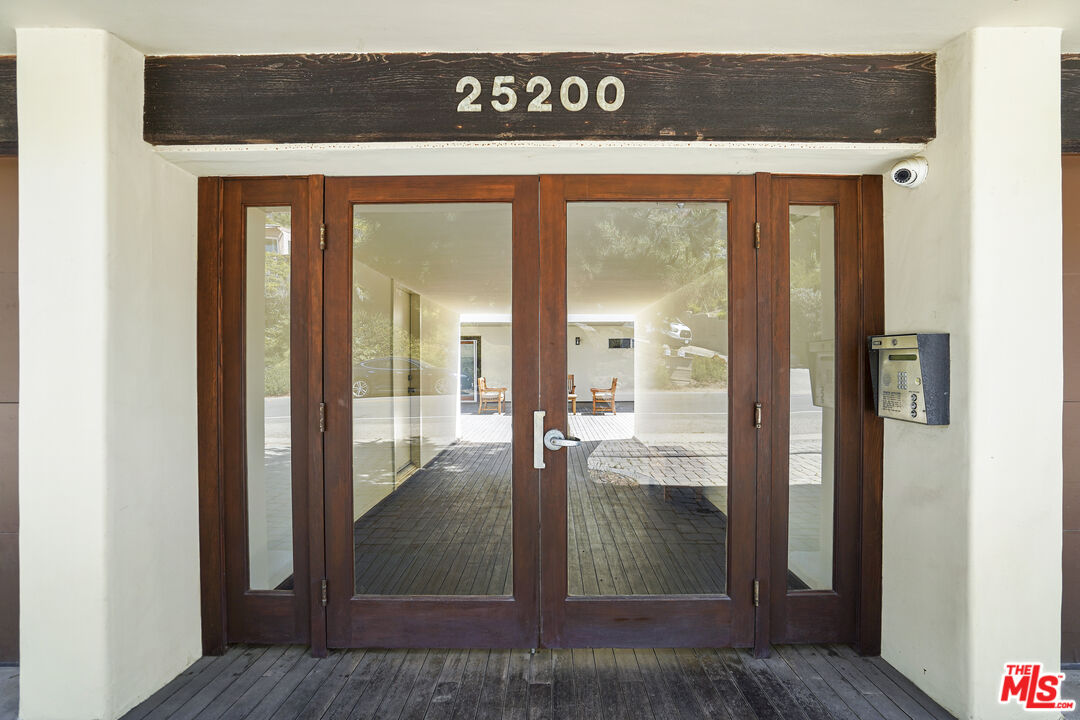 Malibu, California, 90265, United States, 2 Bedrooms Bedrooms, ,2 BathroomsBathrooms,Residential,For Sale,1865571