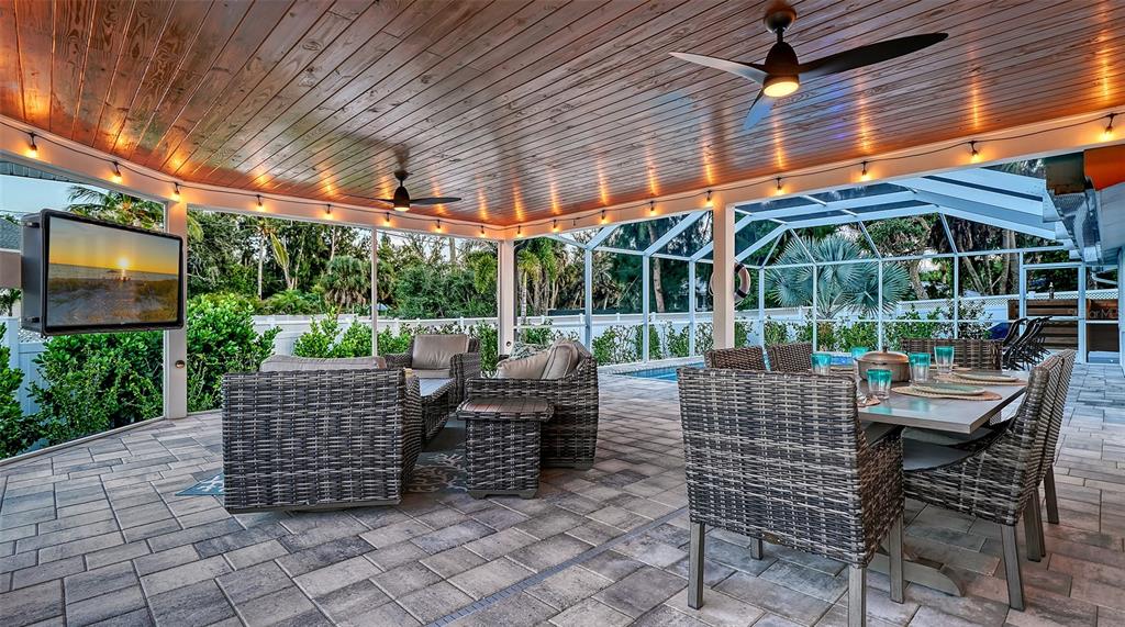 Sarasota, Florida, 34242, United States, 3 Bedrooms Bedrooms, ,2 BathroomsBathrooms,Residential,For Sale,1992857