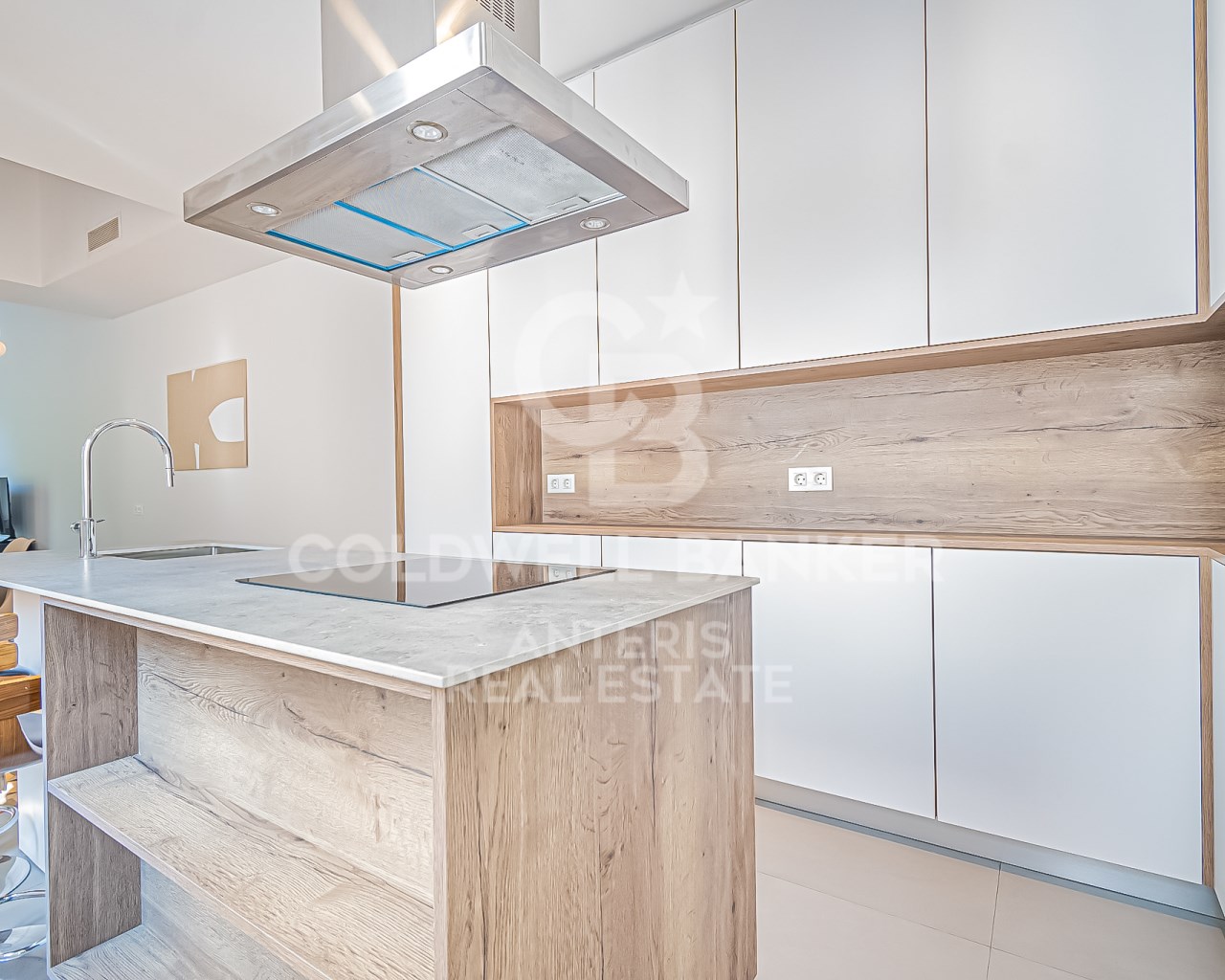 Barcelona, Catalonia, ES, 3 Bedrooms Bedrooms, ,2 BathroomsBathrooms,Residential,For Sale,1827864