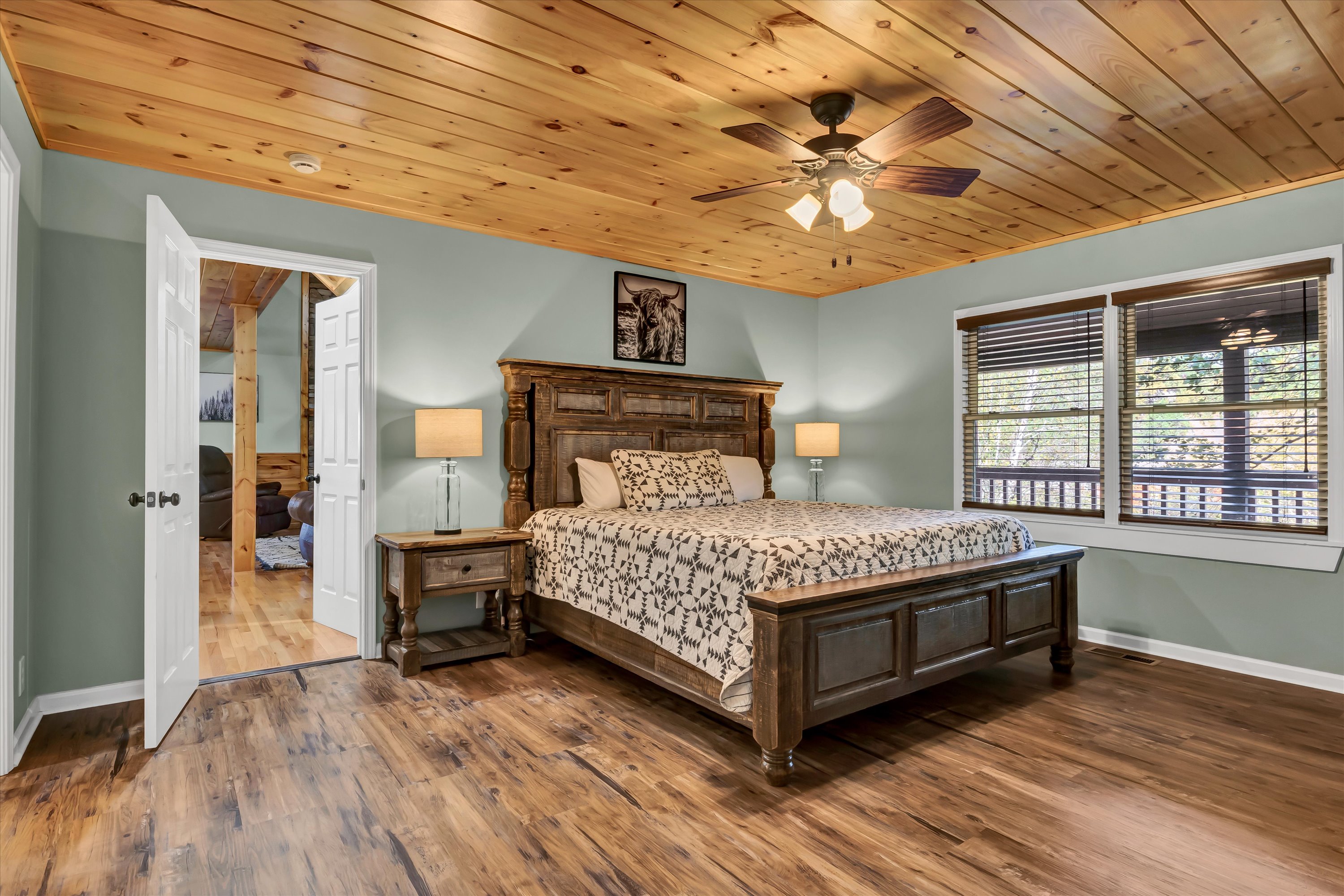 Sevierville, Tennessee, 37862, United States, 4 Bedrooms Bedrooms, ,5 BathroomsBathrooms,Residential,For Sale,1915370