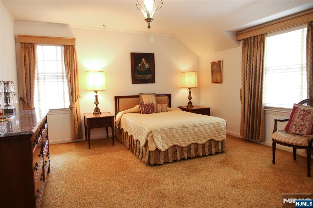 Tenafly, New Jersey, 07670, United States, 3 Bedrooms Bedrooms, ,2 BathroomsBathrooms,Residential,For Sale,1988997