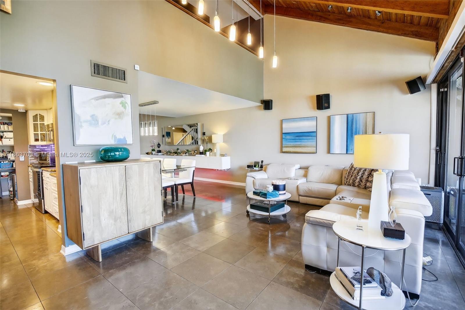 Pembroke Pines, Florida, 33026, United States, 3 Bedrooms Bedrooms, ,3 BathroomsBathrooms,Residential,For Sale,1954941