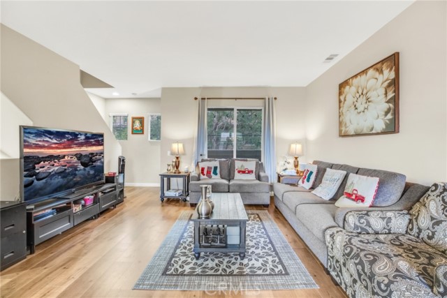 Lakewood, California, 90715, United States, 3 Bedrooms Bedrooms, ,4 BathroomsBathrooms,Residential,For Sale,1860565