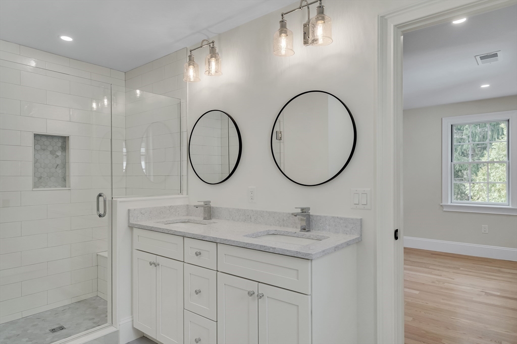 Lexington, Massachusetts, 02420, United States, 5 Bedrooms Bedrooms, ,6 BathroomsBathrooms,Residential,For Sale,1995859