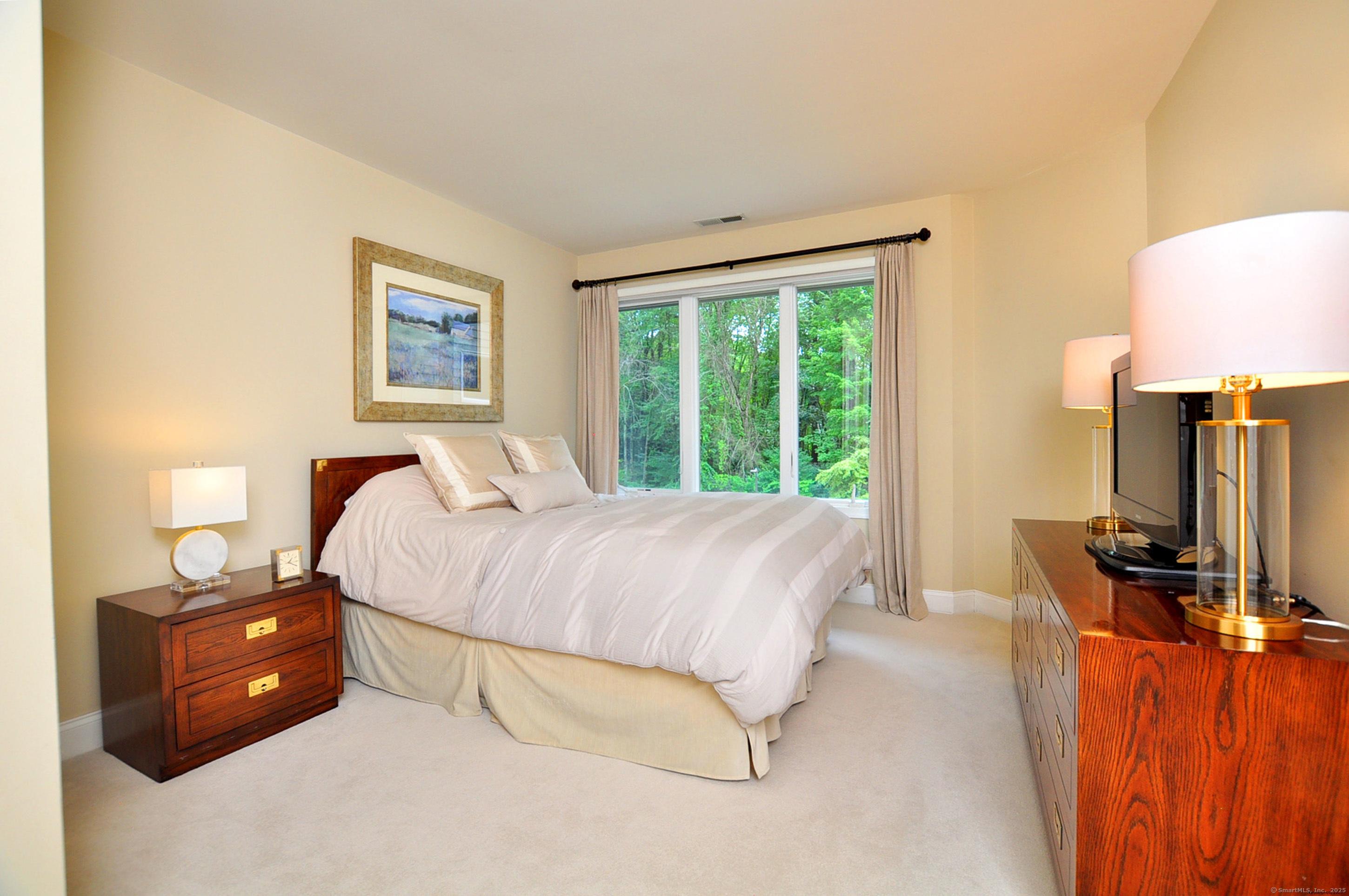 Avon, Connecticut, 06001, United States, 2 Bedrooms Bedrooms, ,4 BathroomsBathrooms,Residential,For Sale,1910555