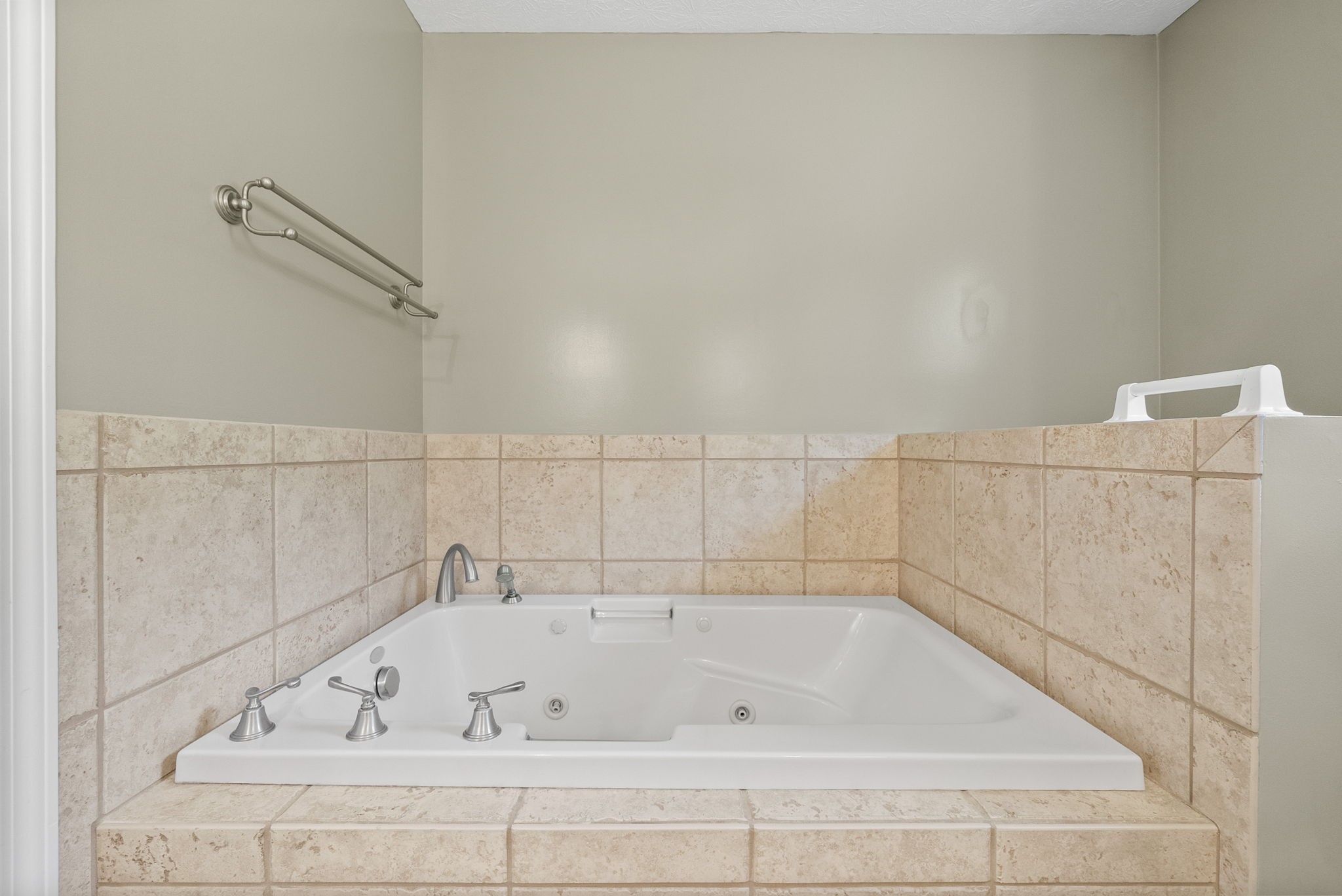 Cadiz, Kentucky, 42211, United States, 4 Bedrooms Bedrooms, ,3 BathroomsBathrooms,Residential,For Sale,1977115