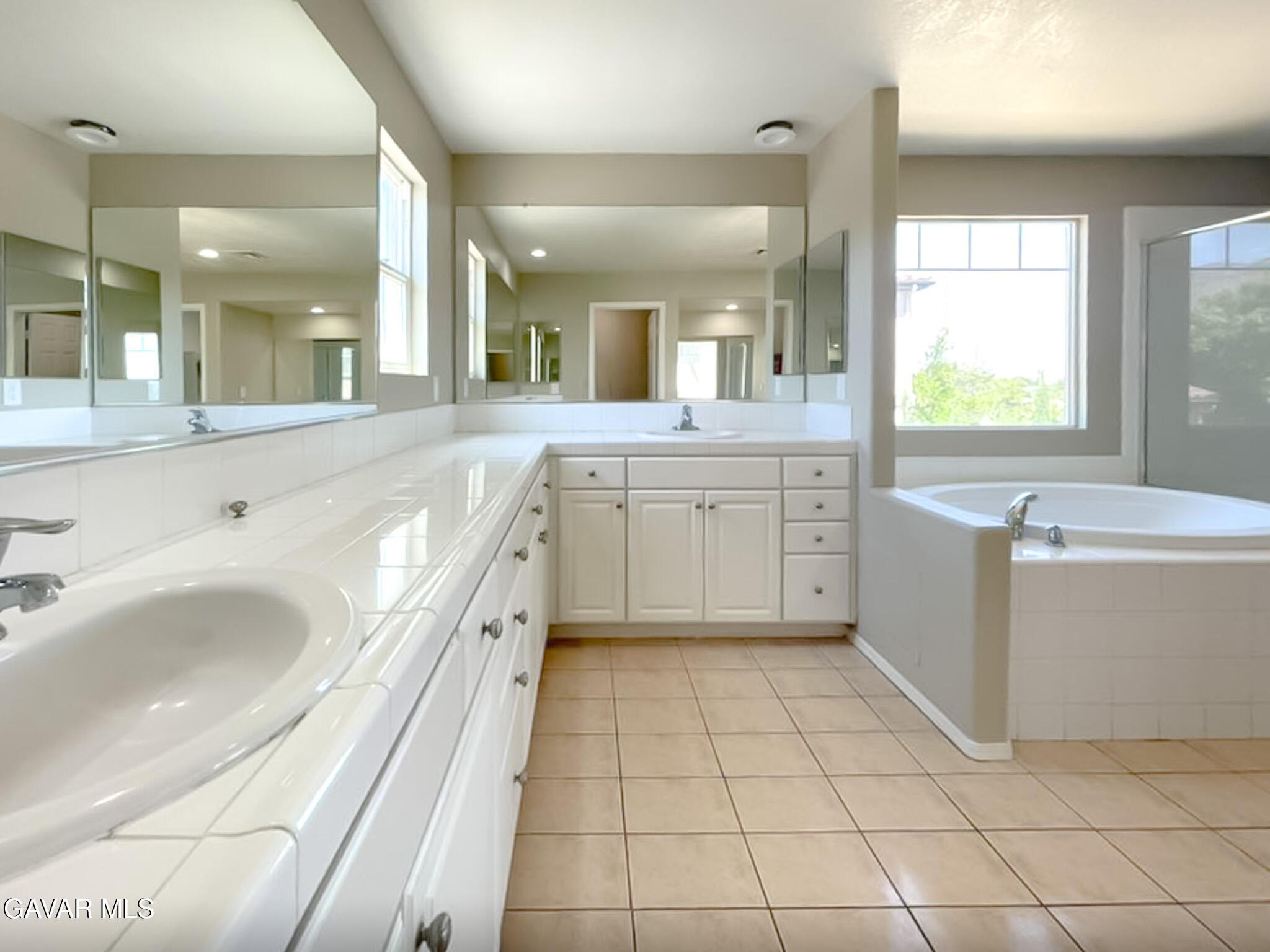 Palmdale, California, 93551, United States, 5 Bedrooms Bedrooms, ,3 BathroomsBathrooms,Residential,For Sale,1976435