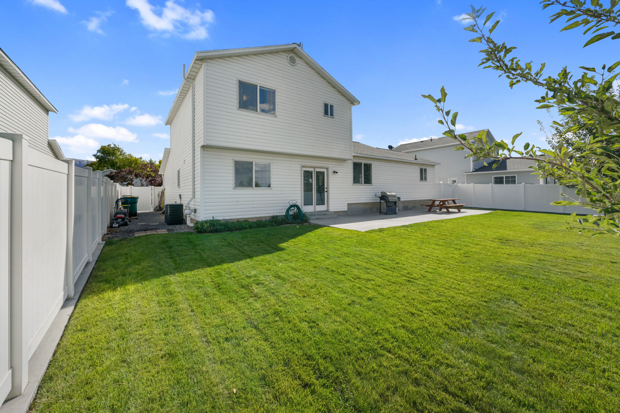 Lehi, Utah, 84043, United States, 4 Bedrooms Bedrooms, ,3 BathroomsBathrooms,Residential,For Sale,1973870