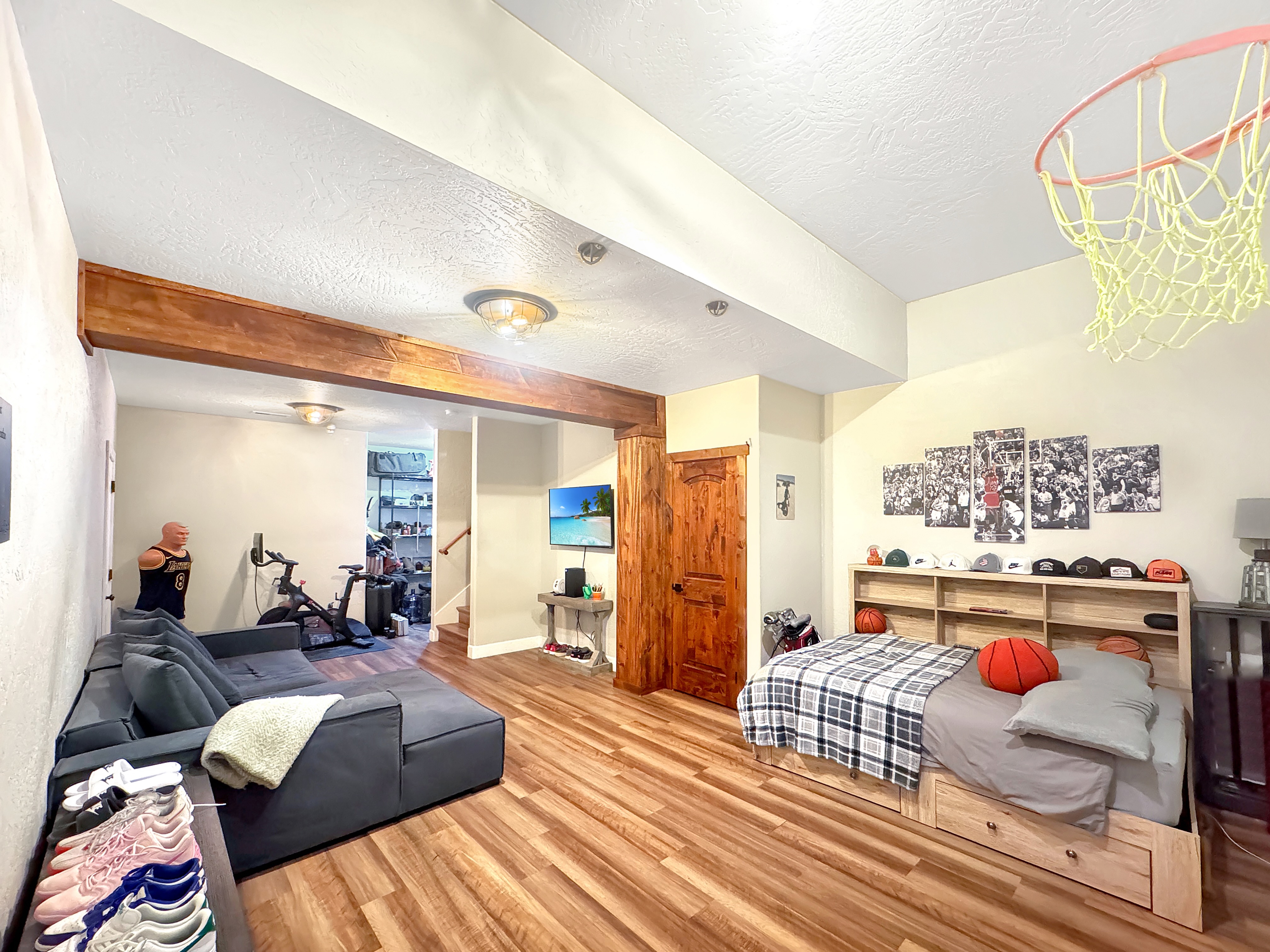 Sagle, Idaho, 83860, United States, 3 Bedrooms Bedrooms, ,3 BathroomsBathrooms,Residential,For Sale,1792364