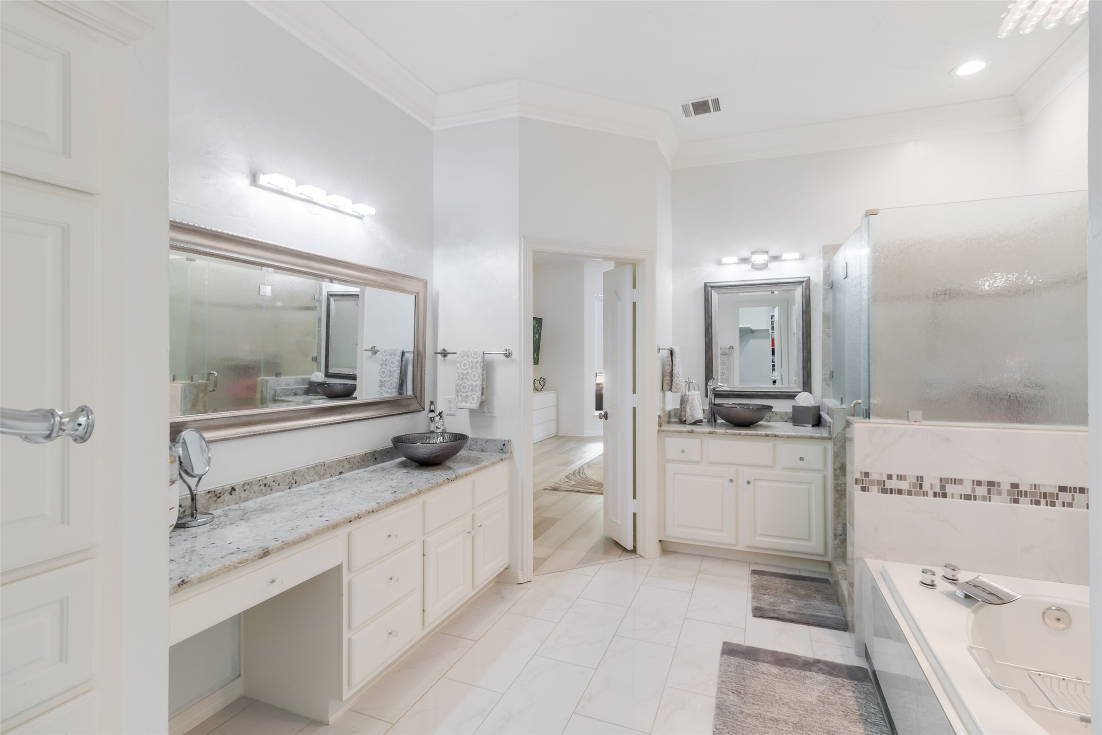 Southlake, Texas, 76092, United States, 5 Bedrooms Bedrooms, ,5 BathroomsBathrooms,Residential,For Sale,1898748