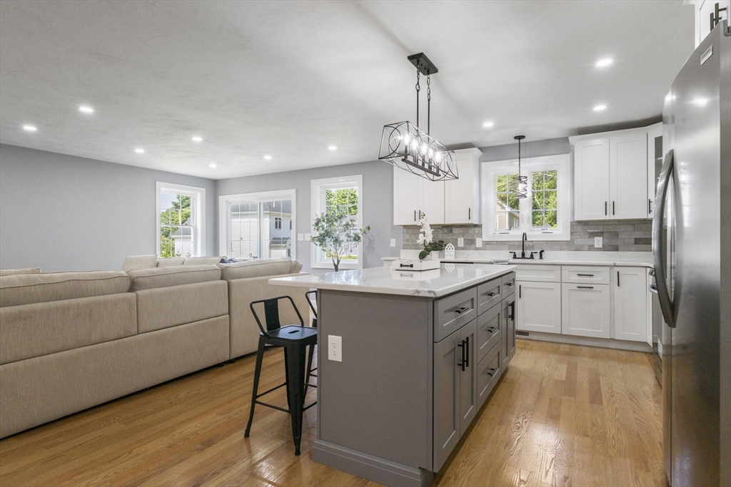 Attleboro, Massachusetts, 02703, United States, 4 Bedrooms Bedrooms, ,3 BathroomsBathrooms,Residential,For Sale,1924385