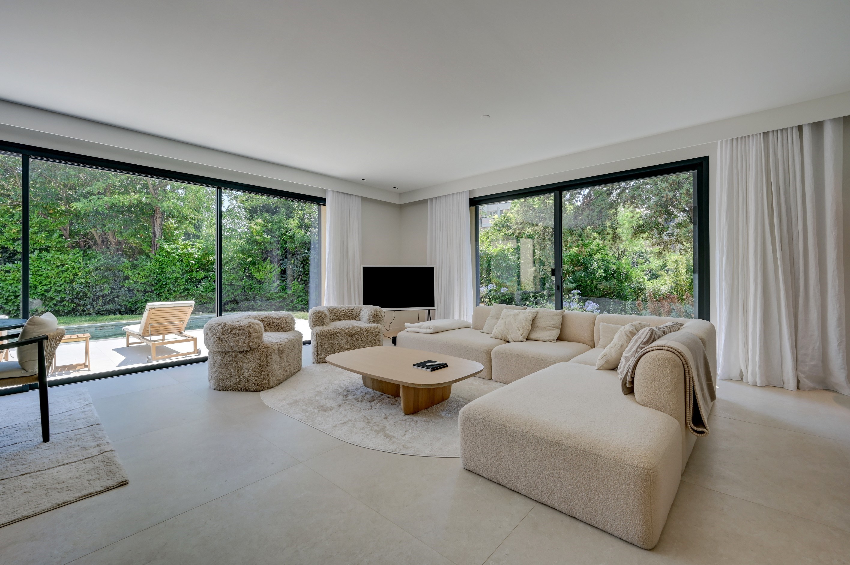  Aix-en-Provence  Contemporary Villa with Pool, Triple Garage and Walking Dista… - 物件實景