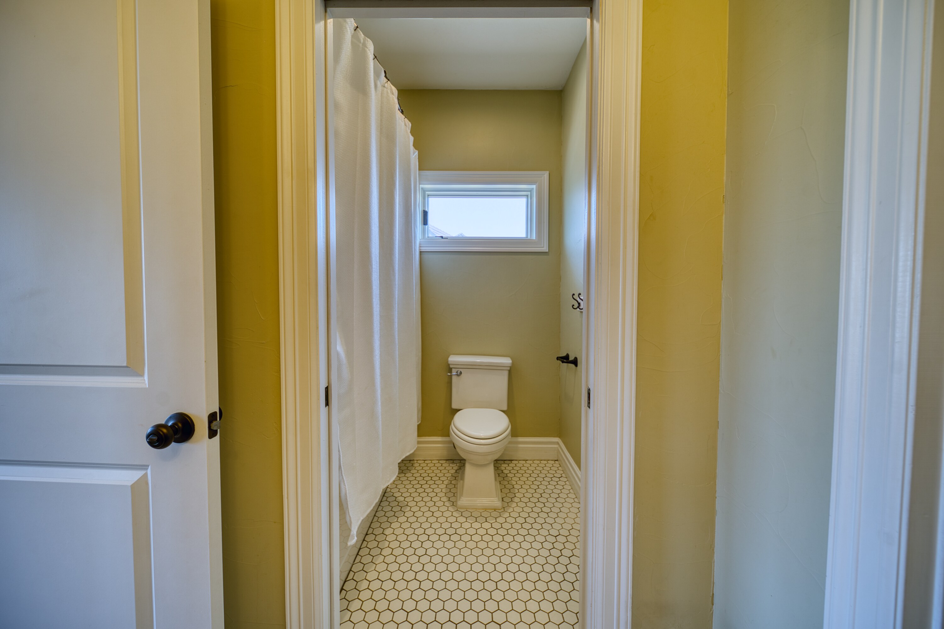 Carlsbad, New Mexico, 88220, United States, 5 Bedrooms Bedrooms, ,4 BathroomsBathrooms,Residential,For Sale,1974334