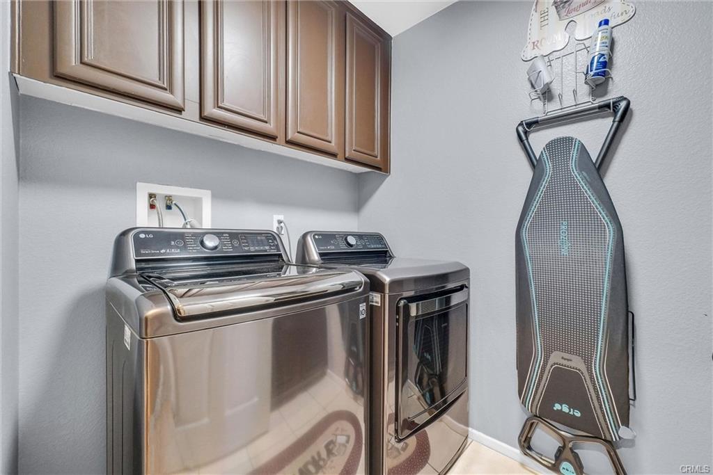 Eastvale, California, 91752, United States, 5 Bedrooms Bedrooms, ,4 BathroomsBathrooms,Residential,For Sale,1825182