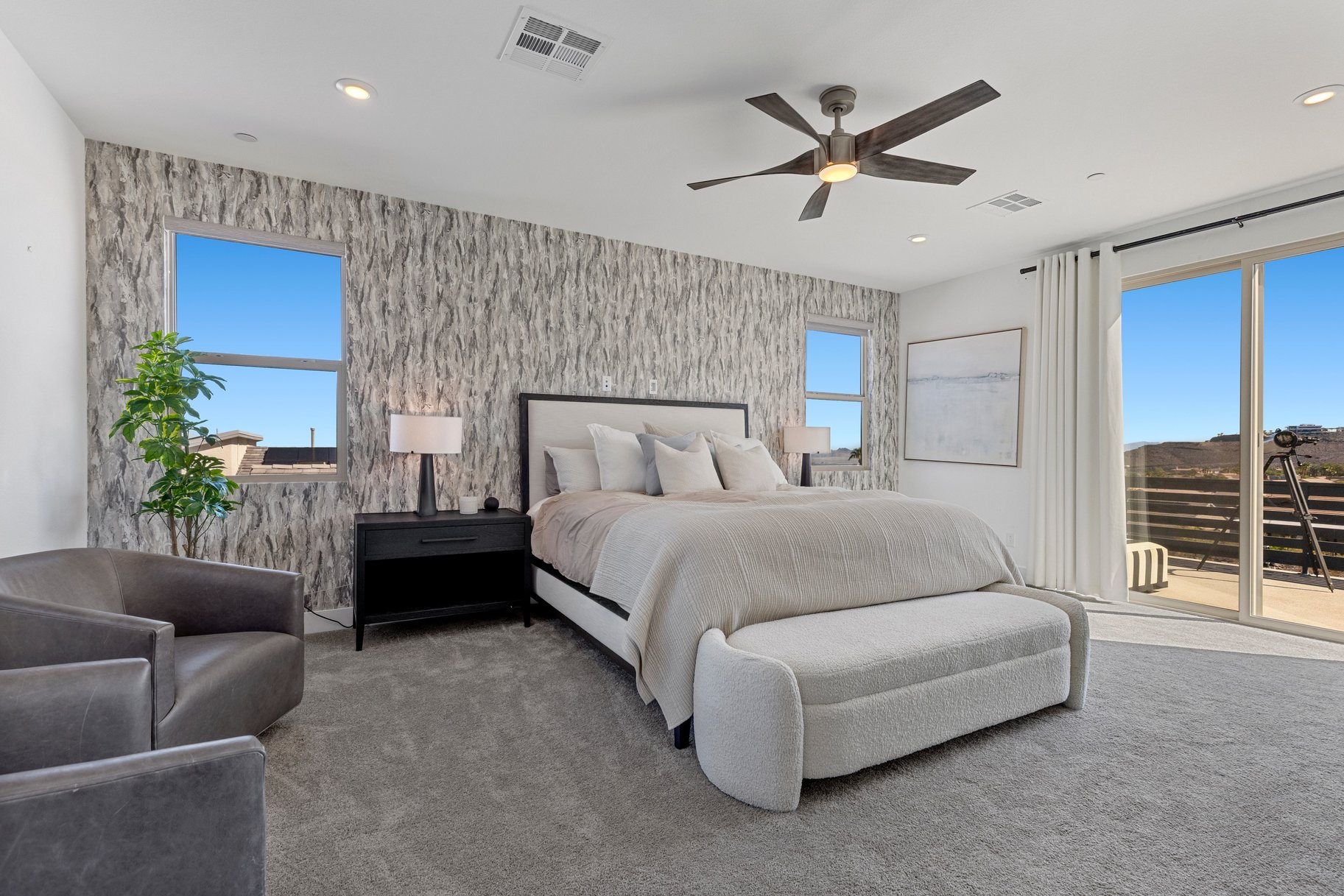  Mountainside Henderson Retreat with Strip Views & Resort-Style Backyard - 物件實景