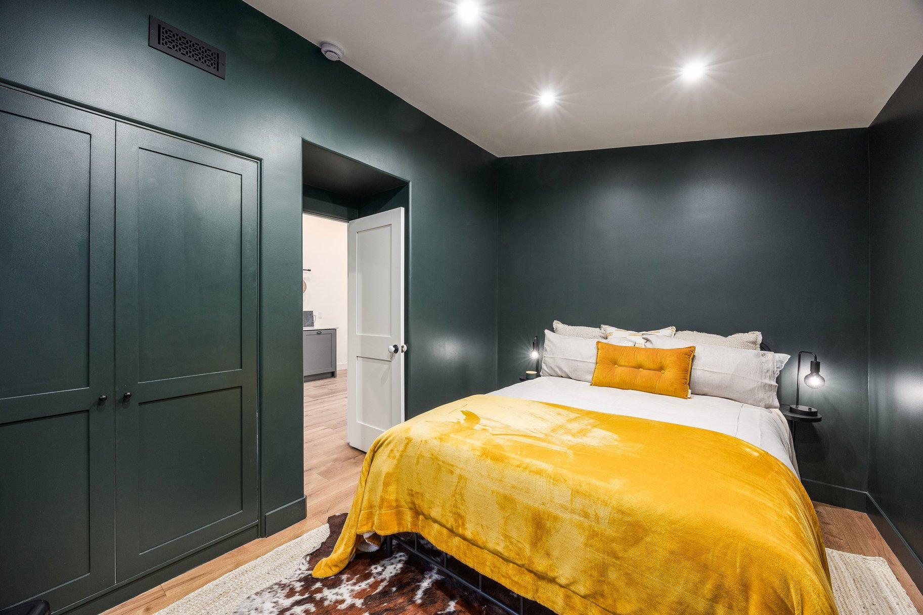  A Landmark Old Town Residence with Private Guest House - 物件實景