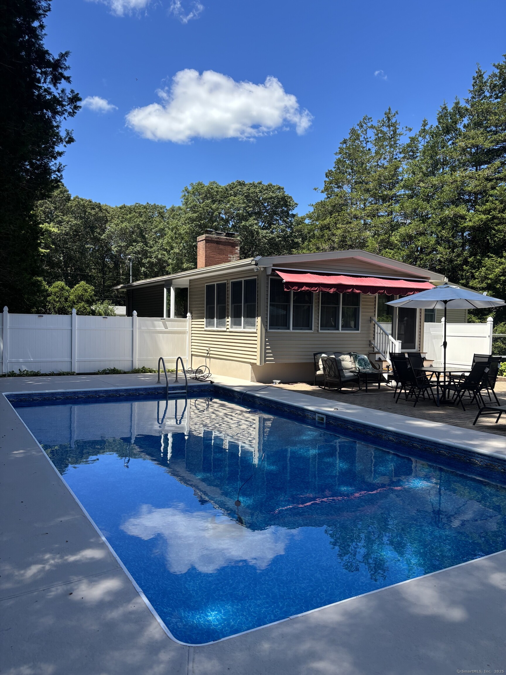 East Lyme, Connecticut, 06357, United States, 3 Bedrooms Bedrooms, ,2 BathroomsBathrooms,Residential,For Sale,1931029