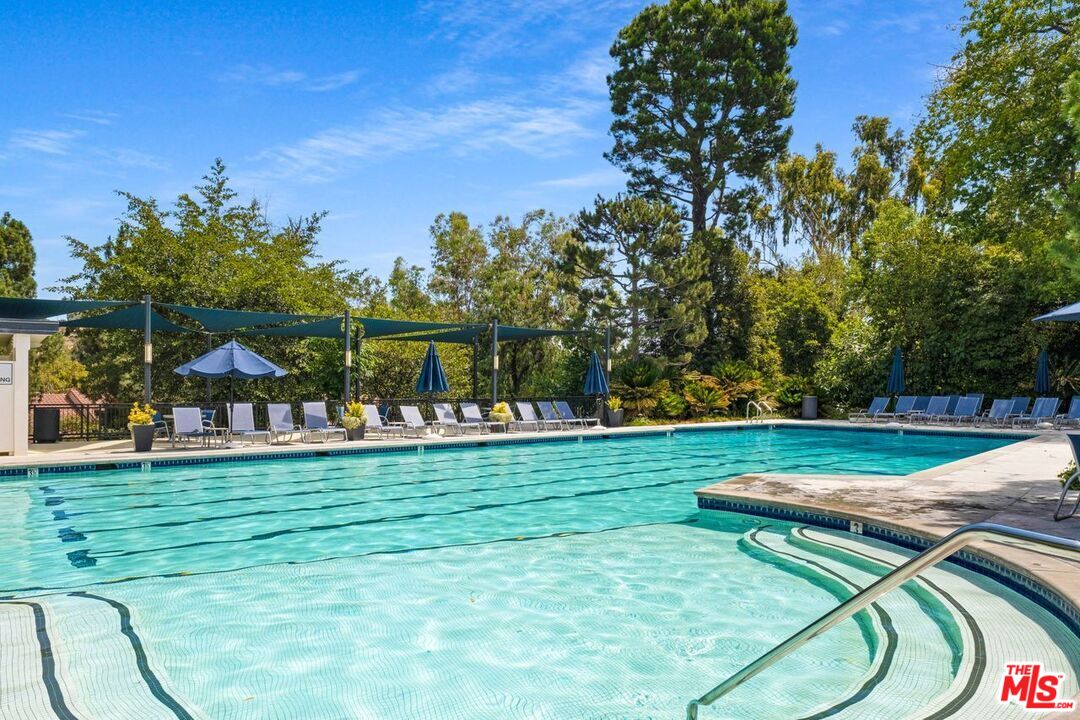 Los Angeles, California, 90077, United States, 5 Bedrooms Bedrooms, ,1 BathroomBathrooms,Residential,For Sale,1987970